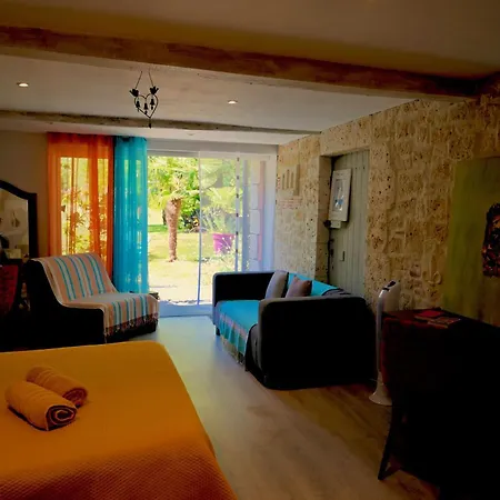 Country house Lacoste *