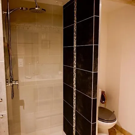 Lacoste Country house