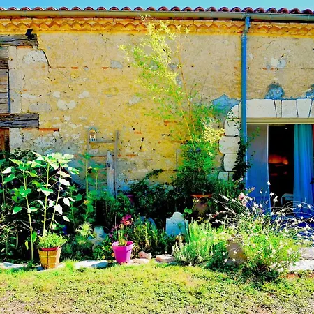 Lacoste Country house *