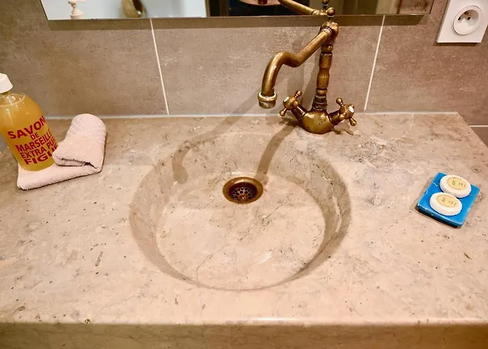 Lacoste Lantställe Sainte-Colombe-en-Bruilhois